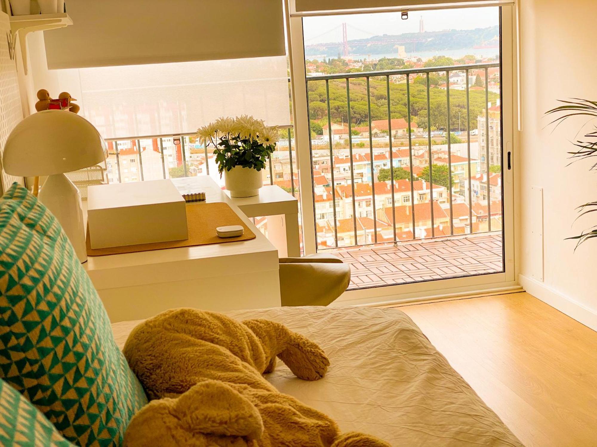 Ideally Located With Perfect Views Homestay