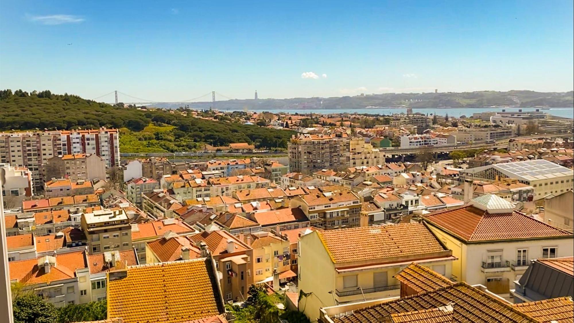 Ideally Located With Perfect Views Homestay Alges