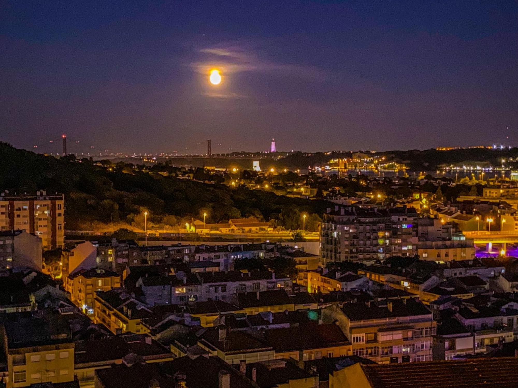 Ideally Located With Perfect Views Alges