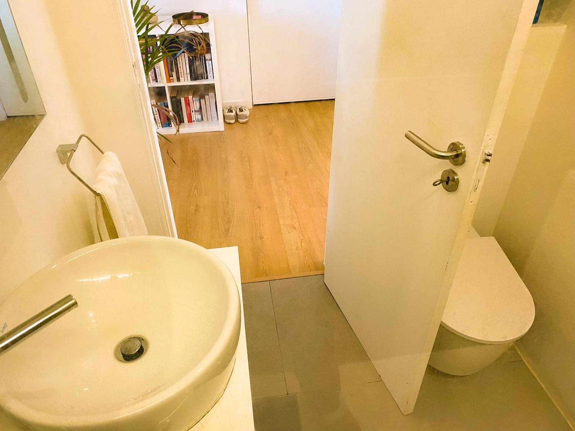 Ideally Located With Perfect Views * Alges