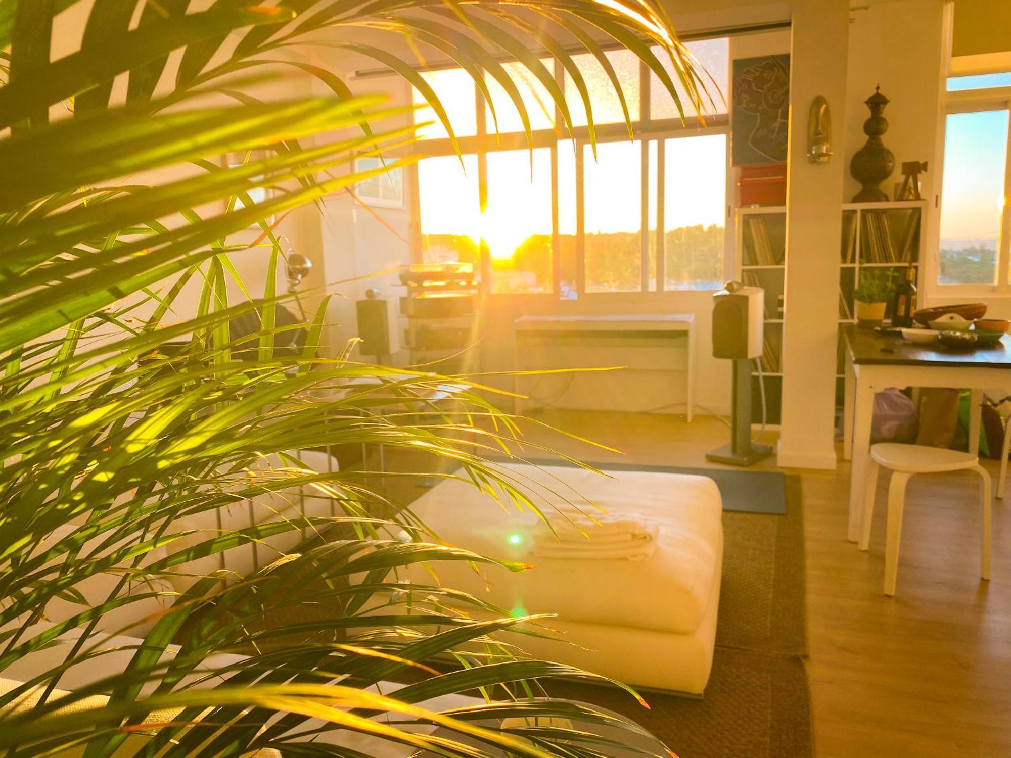 Ideally Located With Perfect Views Homestay