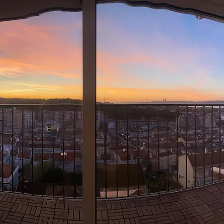 Ideally Located With Perfect Views Alges Exterior photo