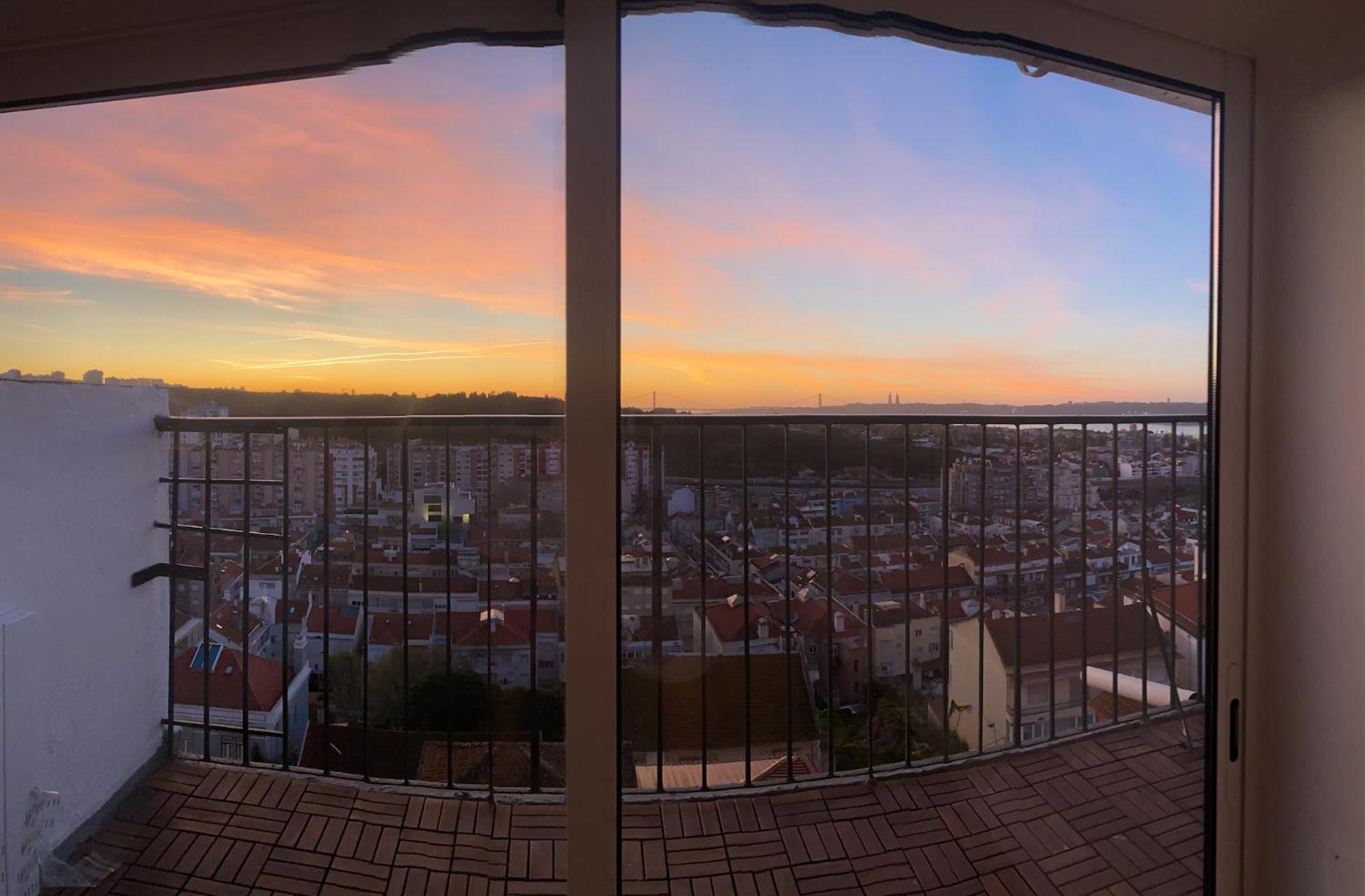Ideally Located With Perfect Views *