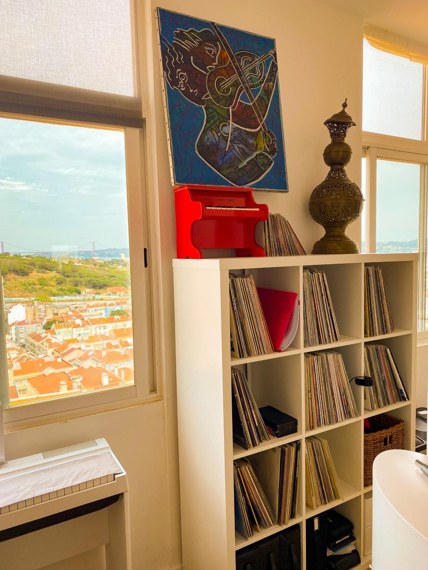 Ideally Located With Perfect Views Algés